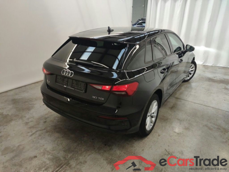 Audi A3 Sportback 2.0 30 TDi 85kW S tronic Attraction B.E. 5d #2