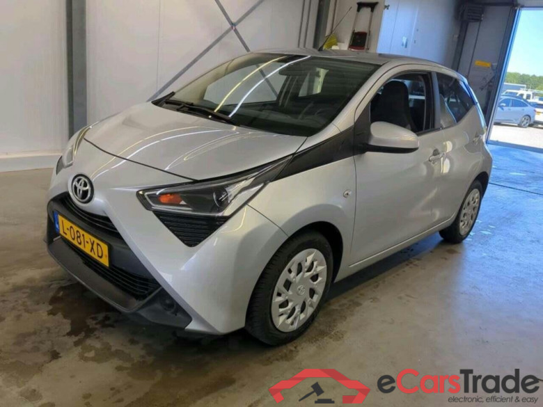 TOYOTA Aygo 1.0 VVT-i x-play #1