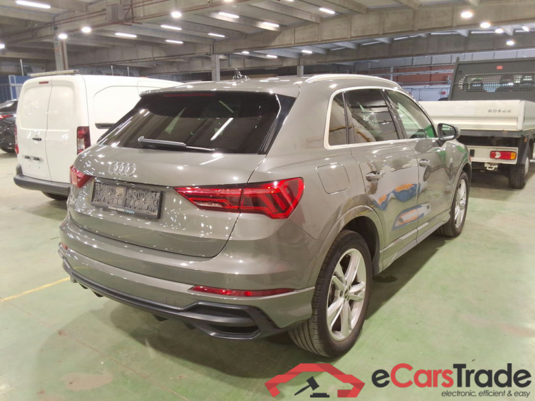 AUDI Q3 1.4 45 TFSI E S TRONIC S LINE #4
