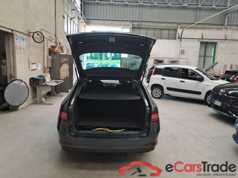 SKODA SUPERB WAGON / 2019 / 5P / STATION WAGON 1.4 TSI PLUG-IN HYBRYD EXECUTIVE DSG #5