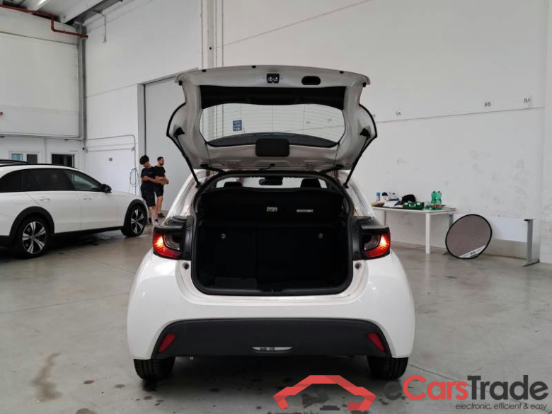 TOYOTA YARIS / 2020 / 5P / BERLINA HYBRID BUSINESS MY20 #5