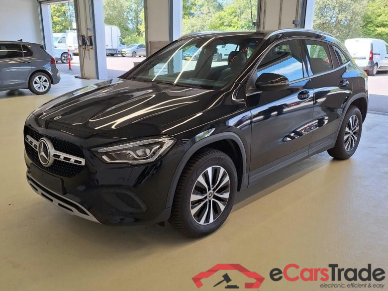 Mercedes GLA 200d Aut. LED Widescreen Navi 1/2 Sport-Leather KeylessGo Camera Klima PDC ... #1