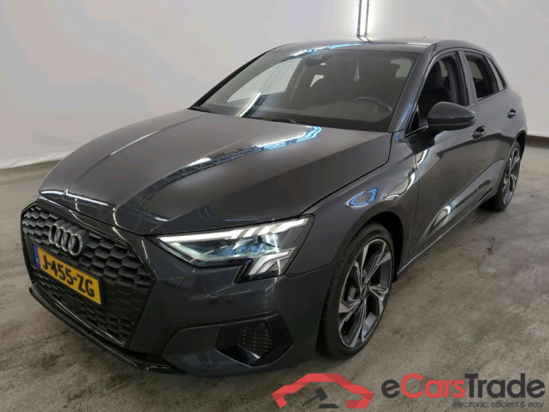 Audi A3 Sportback 35 TFSI Business edition 5d + Optiekpakket zwart, Privacy glass