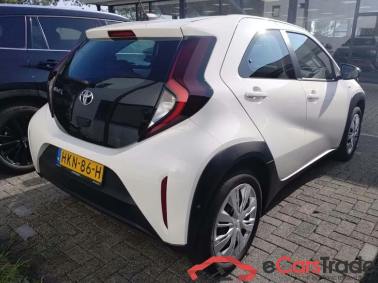 TOYOTA Aygo X 1.0 VVT-i MT Play #4