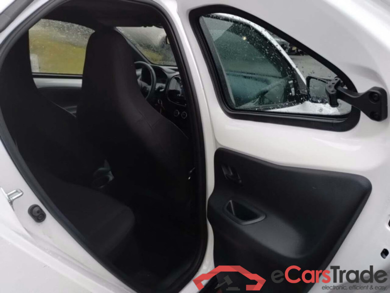 TOYOTA Aygo X 1.0 VVT-i MT Play #5