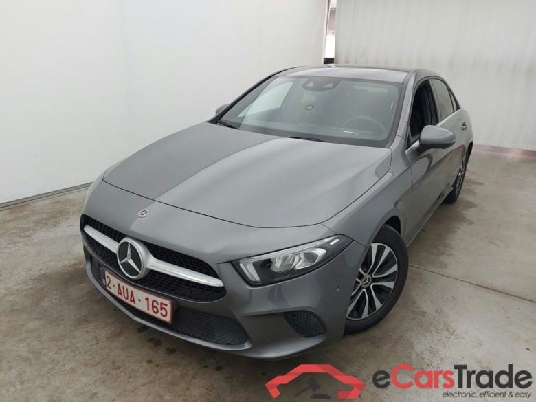 Mercedes-Benz A-Klasse Limousine A 180 d DCT Business Solution 4d #1