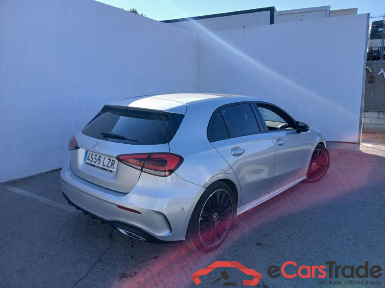 MERCEDES-BENZ Clase A / 2018 / 5P / berlina con portón A 200 #2