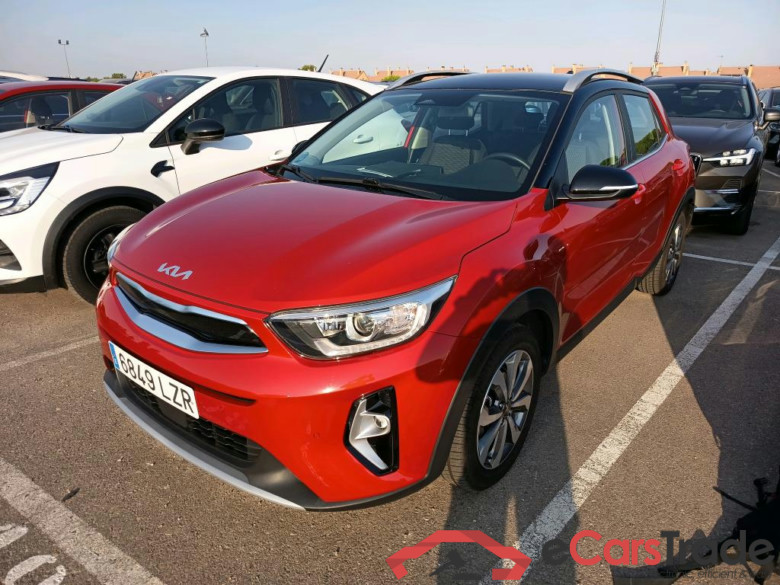 KIA Stonic / 2017 / 5P / todoterreno 1.0 T-GDi 88kW (120CV) MHEV Drive DCT #1