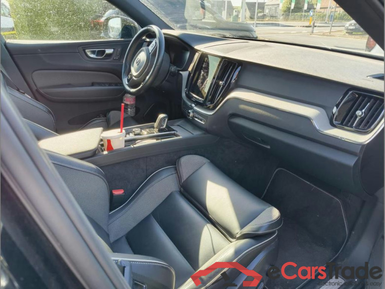 VOLVO XC60 2.0 B4 MHEV R-Design #6