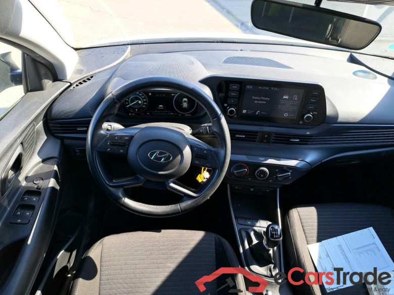 HYUNDAI i20 / 2020 / 5P / berlina con portón 1.0 TGDI 74kW (100CV) 48V Klass #3