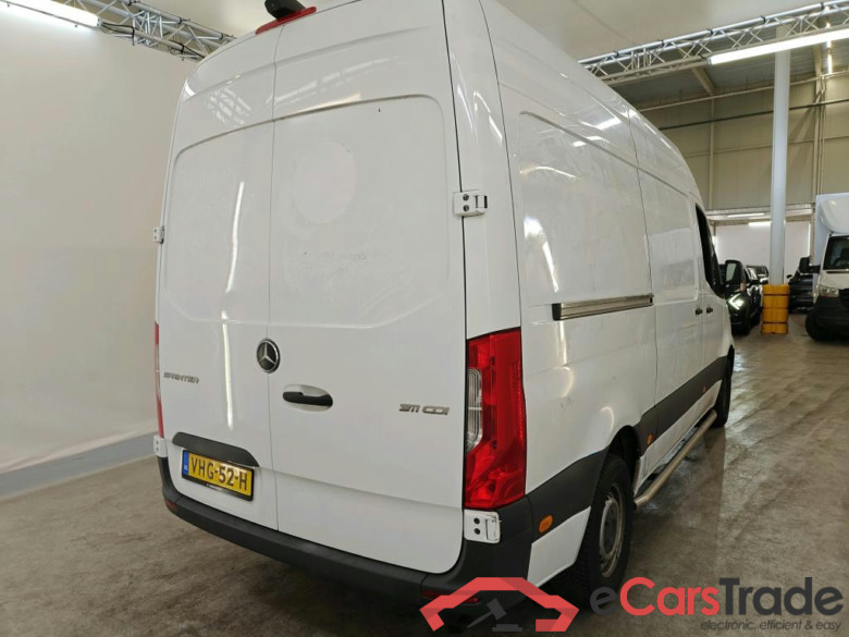 Mercedes-Benz Sprinter 311CDI L2H2 RWD 3.5 Functional VI 4d #2