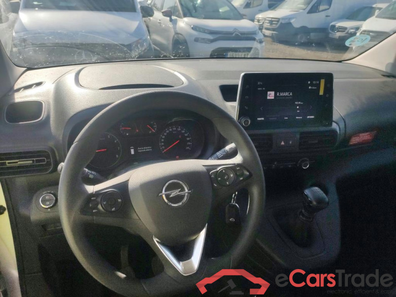 OPEL Combo / 2018 / 3P / furgón derivado de turismo Cargo L 1000kg Diesel 1.5 100HP S&S MT E (AC) #3