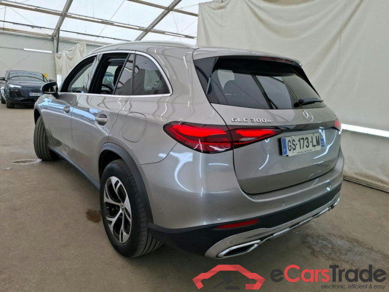 MERCEDES-BENZ GLC / 2022 / 5P / SUV GLC 300 e Business Line 4MATIC #2