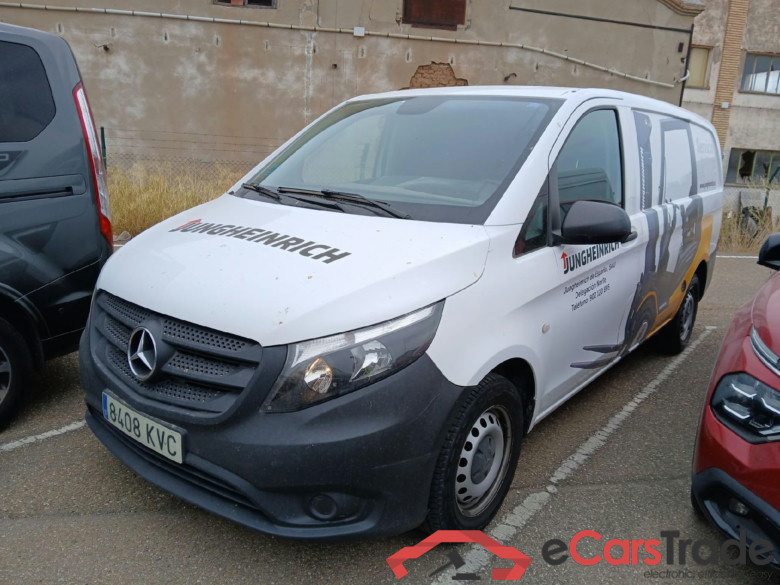 MERCEDES-BENZ Vito / 2014 / 4P / furgón 111 CDI Larga #1