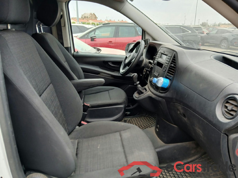 MERCEDES-BENZ Vito / 2014 / 4P / furgón 111 CDI Larga #6