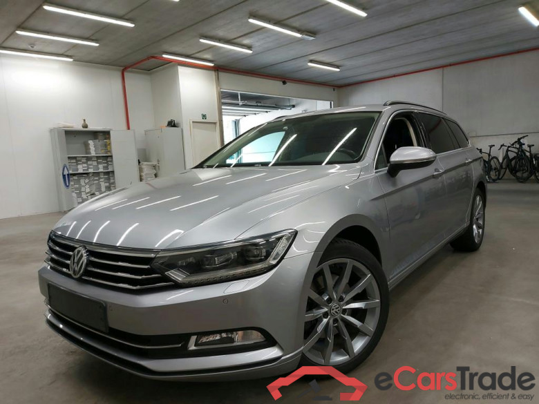 VOLKSWAGEN - VW  PASSAT VARIANT TDI 120PK DSG-7 Comfortline Business & Heated Seats & App Connect GPS & Trailer Hook Fixed           ***             PRIVAT CAR NO VAT  !           ***            !