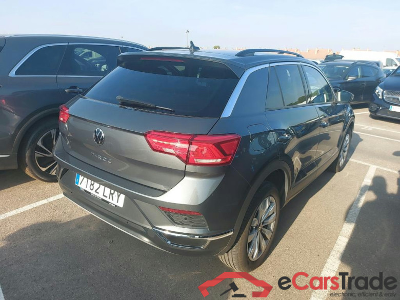 VOLKSWAGEN T-Roc / 2017 / 5P / todoterreno Advance 2.0 TDI 110kW (150CV) DSG (AC2) #2
