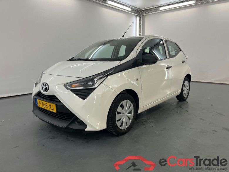 TOYOTA Aygo 1.0 VVT-i x-fun