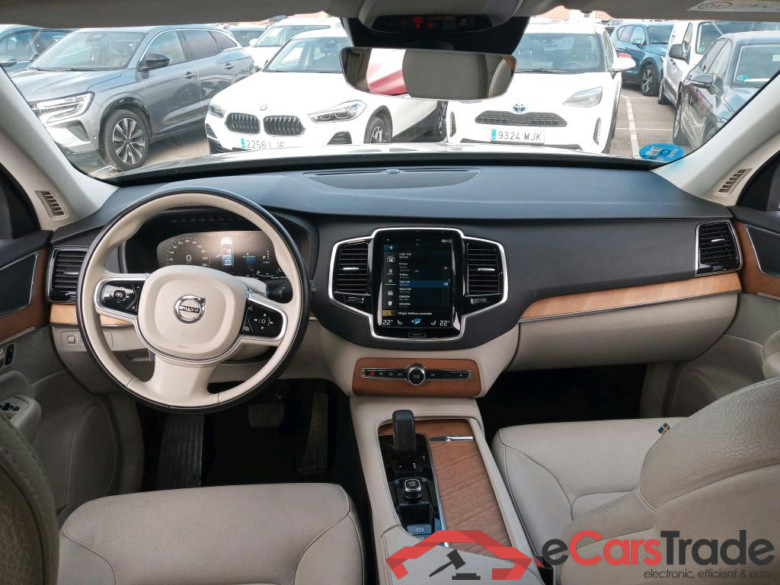 VOLVO XC90 / 2019 / 5P / todoterreno 2.0 T8 AWD Recharge Inscription Exp Auto #3