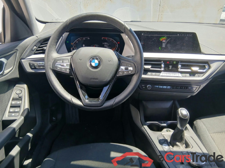 BMW Serie 1 / 2019 / 5P / berlina con portón 118d #3