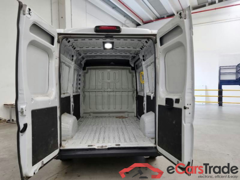 PEUGEOT BOXER / 2023 / 4P / FURGONE 2.2 BLUEHDI 120 SeS 330 L2H2 #5