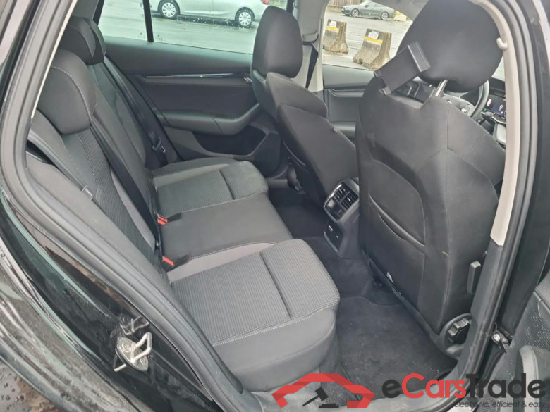 SKODA OCTAVIA COMBI 2.0 CRTDI 110KW DSG7 4WD CLEVER #6