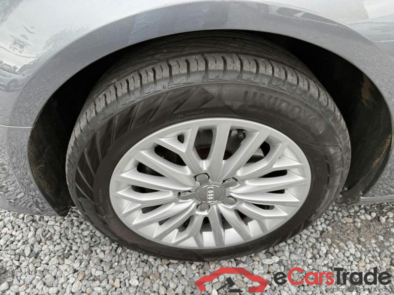 AUDI A3 Sportback Audi A3 Ambiente  Sportback 1.6 TDI   77(105) kW(ch) 6 vitesses #2