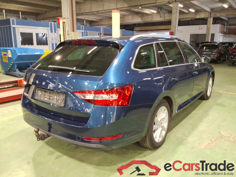 SKODA SUPERB COMBI - 2019 1.4 TSI PHEV Style DSG #4