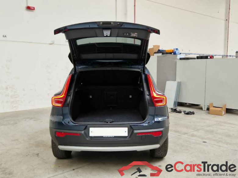 VOLVO XC40 / 2017 / 5P / SUV T5 PLUG-IN HYBRID AUTO RECH INSCRIP EXPR #5