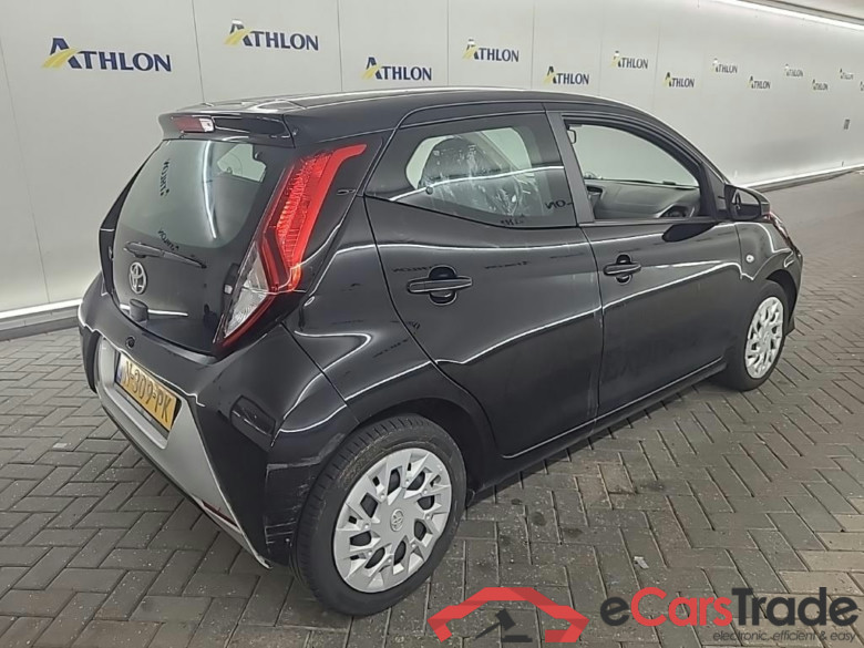 TOYOTA Aygo 1.0 VVT-i x-play 5D 53kW #3