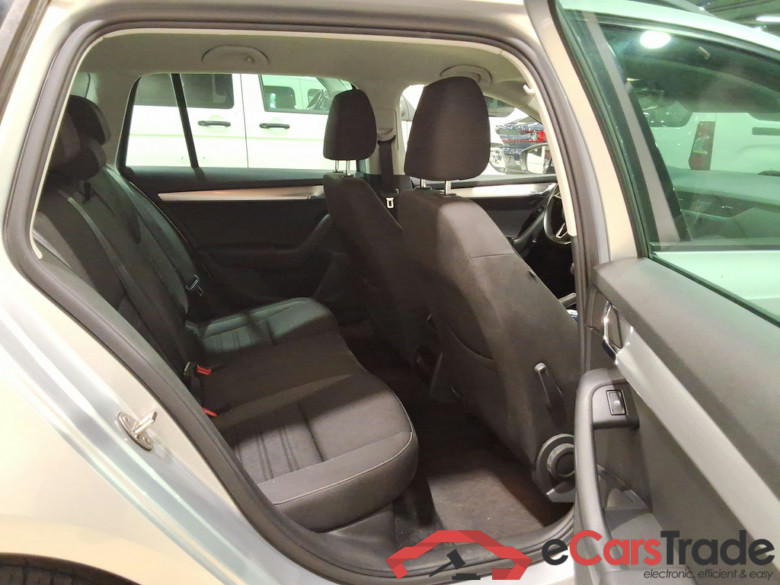 SKODA Octavia 1.6 CR TDi Ambition #5