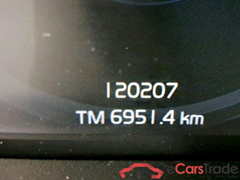 VOLVO - VOL XC40 D3 150PK Geartronic Momentum Pro With Navigation & Cruise Control & Winter & Park Assist Pack #5