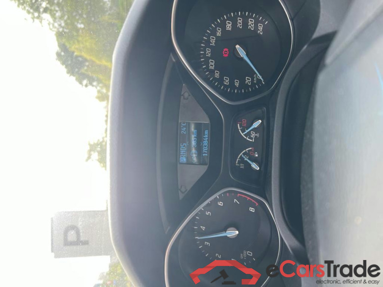 FORD Focus 1.6i Ti-VCT Trend Powershift #6
