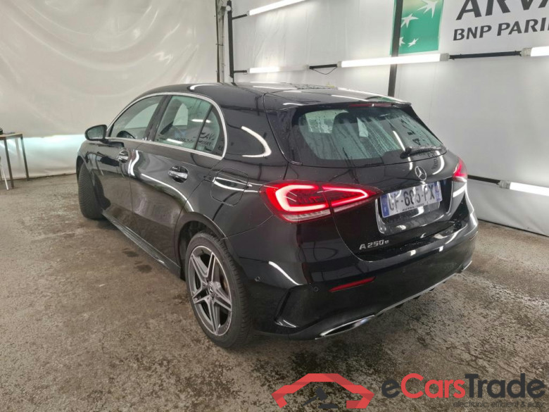 MERCEDES BENZ Classe A Compact 2018 5P Berline A 250 e AMG Line 8G DCT #3