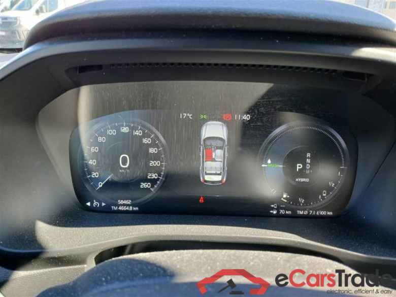 VOLVO XC40 / 2021 / 5P / SUV T4 RECHARGE PLUG-IN AUTO CORE #4