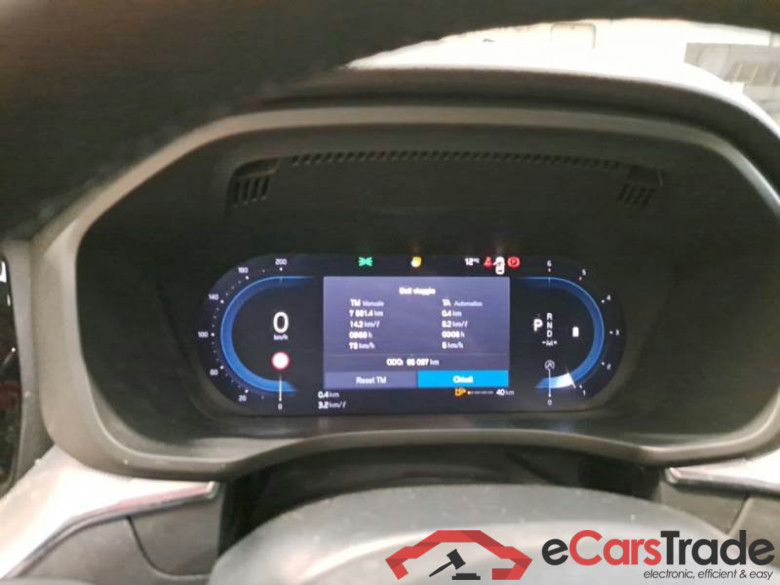 VOLVO XC60 / 2021 / 5P / SUV B4 D AUTOMATICO PLUS DARK #4