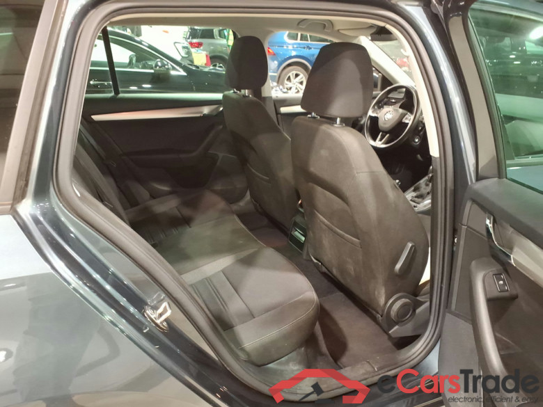 SKODA Octavia 1.5 TGI G-TEC Ambition DSG #5