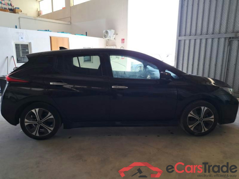 NISSAN LEAF / 2017 / 5P / BERLINA BUSINESS 40KWH #5