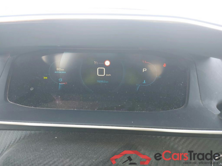 PEUGEOT 2008 / 2019 / 5P / todoterreno Allure Pack Puretech 130 S&S EAT8 (AC) #4