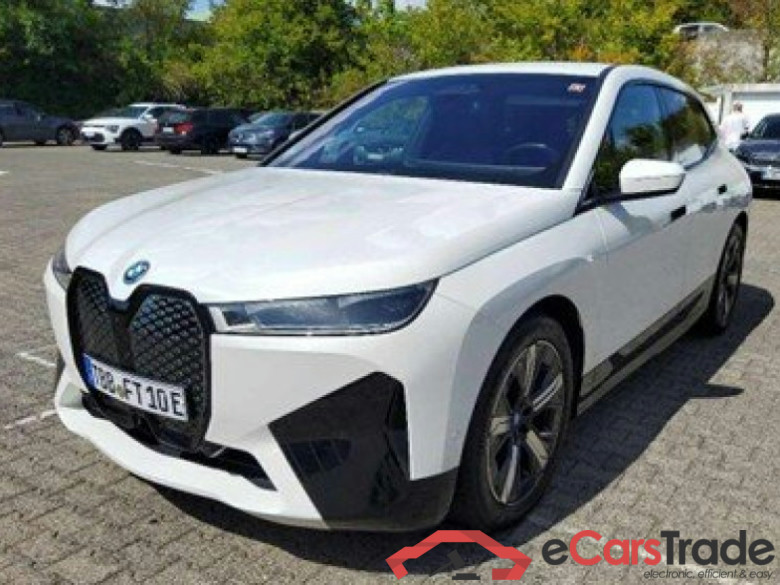BMW iX  #1
