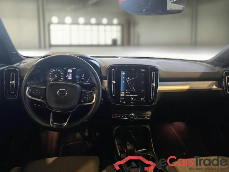 VOLVO XC40 / 2021 / 5P / SUV T4 RECHARGE PLUG-IN AUTO CORE #3