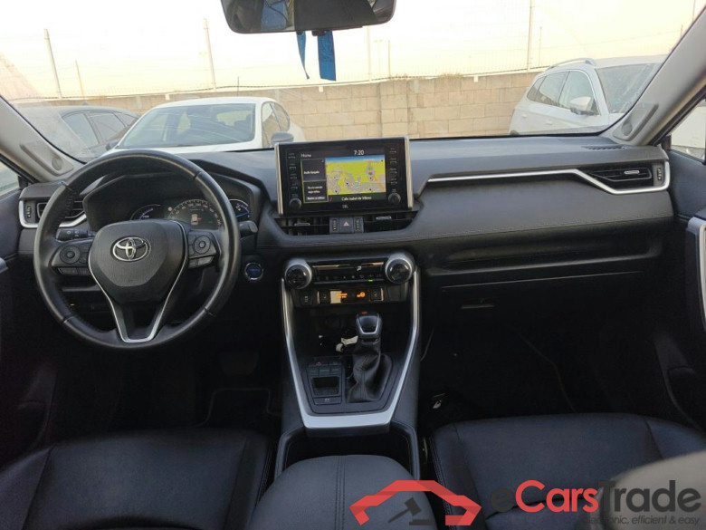 TOYOTA Rav4 / 2018 / 5P / todoterreno 2.5l 220H Luxury #3