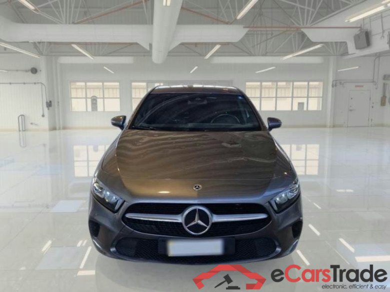 MERCEDES-BENZ CLASSE A / 2018 / 5P / BERLINA A 180 D BUSINESS EXTRA #6