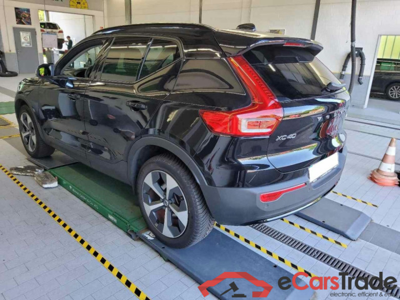 Volvo XC40 (2017->) DE - SUV5 B4 2WD EU6d, Plus Dark, (Facelift) 2022 - 2024 #4