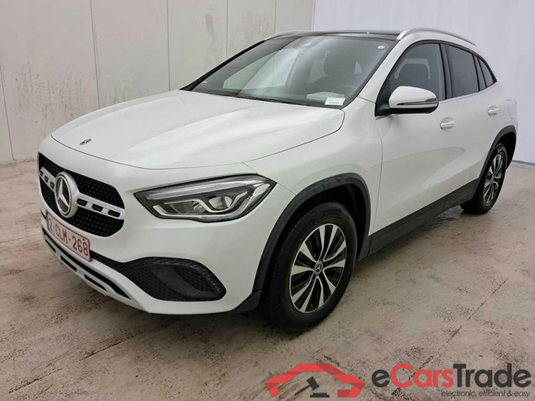 Mercedes GLA 250e Plug-In Hybrid Aut. Pano LED Navi 1/2 Sport-Leather KeylessGo Klima PDC ...