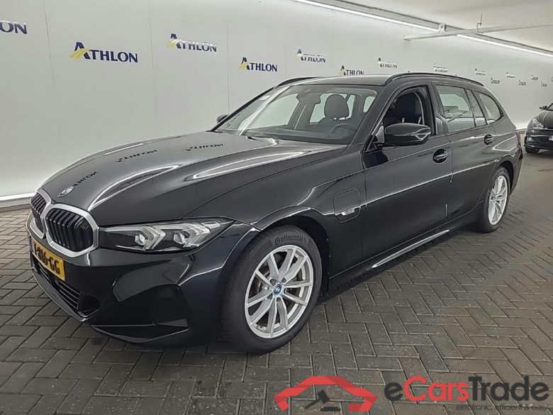 BMW 3-serie Touring 320e 5D 150kW #1