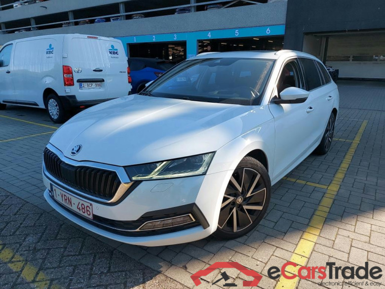 SKODA - SKO OCTAVIA COMBI CRTDI 150PK DSG7 Style With Head Up & Adaptiv eCruise & Heated Steering Wheel & PAno Glass Roof