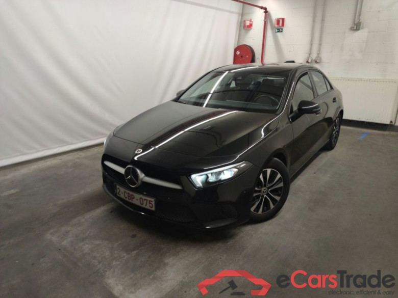 Mercedes-Benz A-Klasse Limousine A 180 Business Solution Essential Aut. 4d