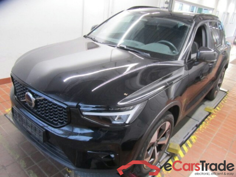Volvo XC40 (2017->) DE - SUV5 B4 AWD EU6d, Ultimate Dark, (Facelift) 2022 - 2022