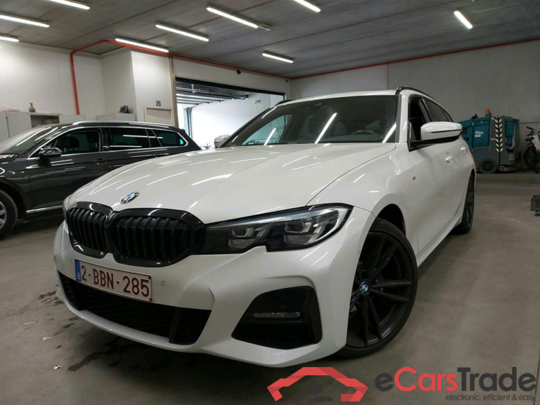 BMW - BMW 3 TOURING 318iA 156PK Busienss Edition M Sport With Heated Sport Seats & Pack Travel & 19 Inch Alloy & Parking Assistant Pack  * PETROL * #1